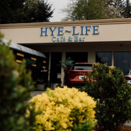 Globally inspired cuisines and specialty BBQ dishes await at Hye Life Cafe and Bar, just a 5-minute drive from our front doors. 🍽️
#Sleek #Connected #Vibrant #LoveYourLiving #UrbanLiving #LuxuryLiving #GreystarSeattle #HydeSquareApartments #BelRed #BellevueEast #BellevueApartments #HyeLife #DreamApartment Instagram post from @hydesquareapts on July 16, 2024 11:32:05am
